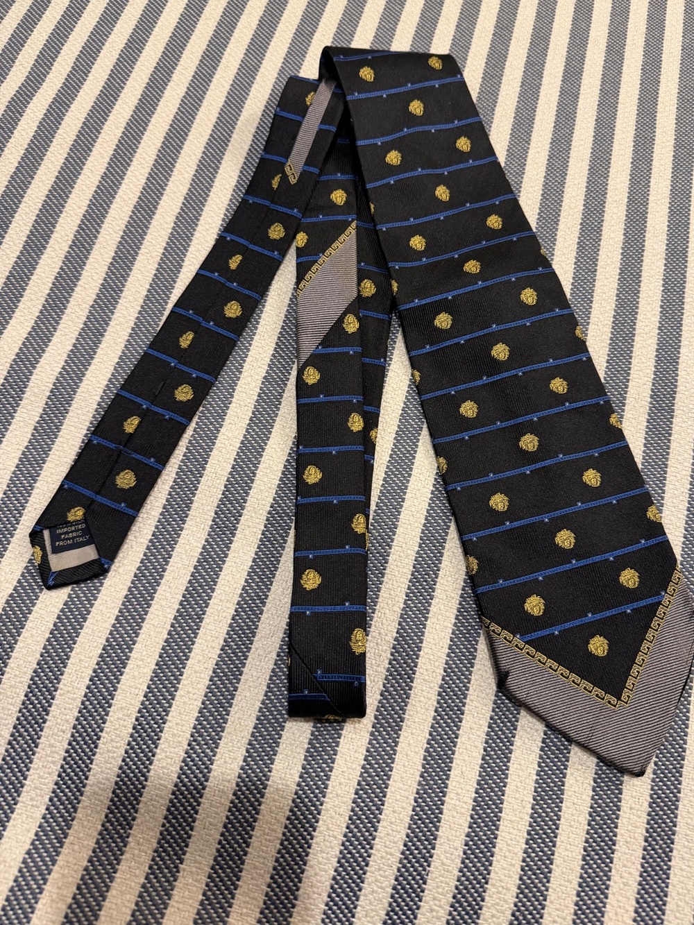 VERSACE 100% Silk Tie, Golden Medusa Heads Motif Over Slim Blue Pinstripes. 🖤🏆💙